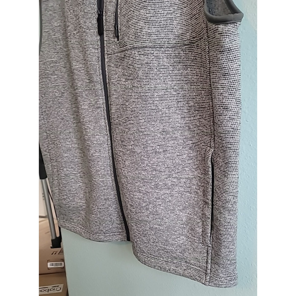 Izod Men’s Vest Light Gray Full Zip Sleeveless Outdoor Golf Size XL Polyester - Picture 6 of 8